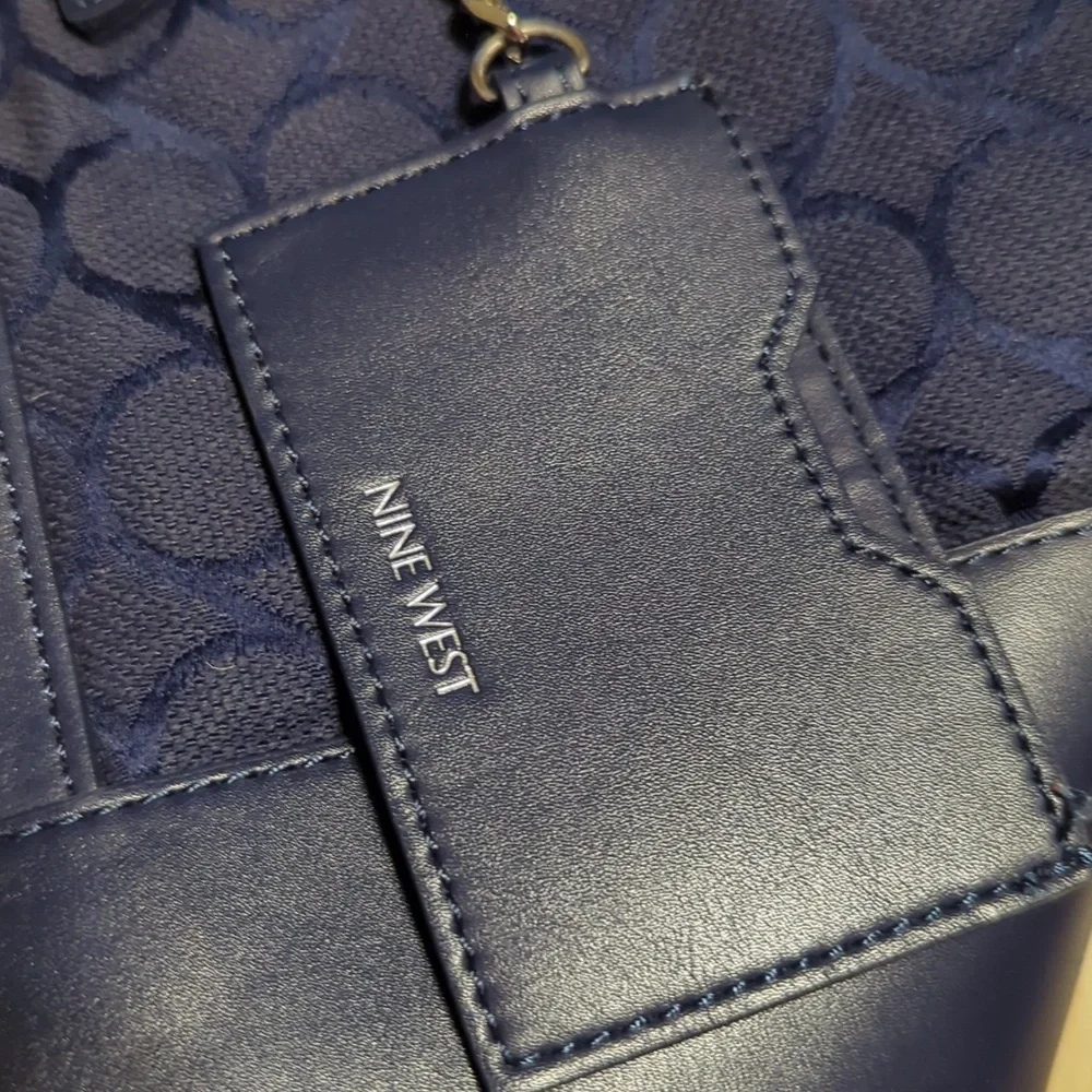 Blue Nine West bag purse tote with Id card hang tag - Picture 3 of 6